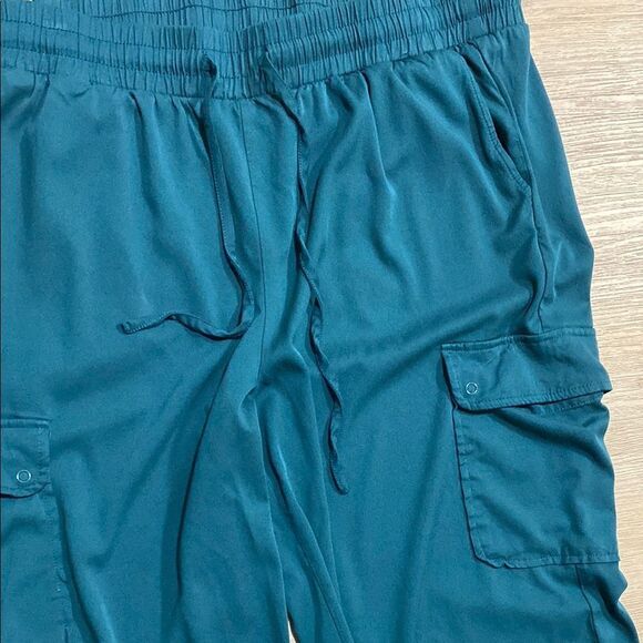 Torrid Deep‎ Teal Stretch Challis Wide Leg Cargo Pants | Size 2R (2X) | NWT - Picture 6 of 13